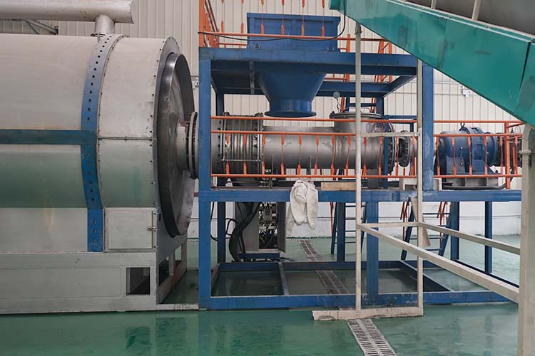 塑料炼油设备安全运行与防护体系